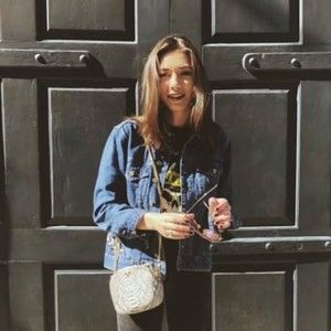 Meet your Posher, Mikayla